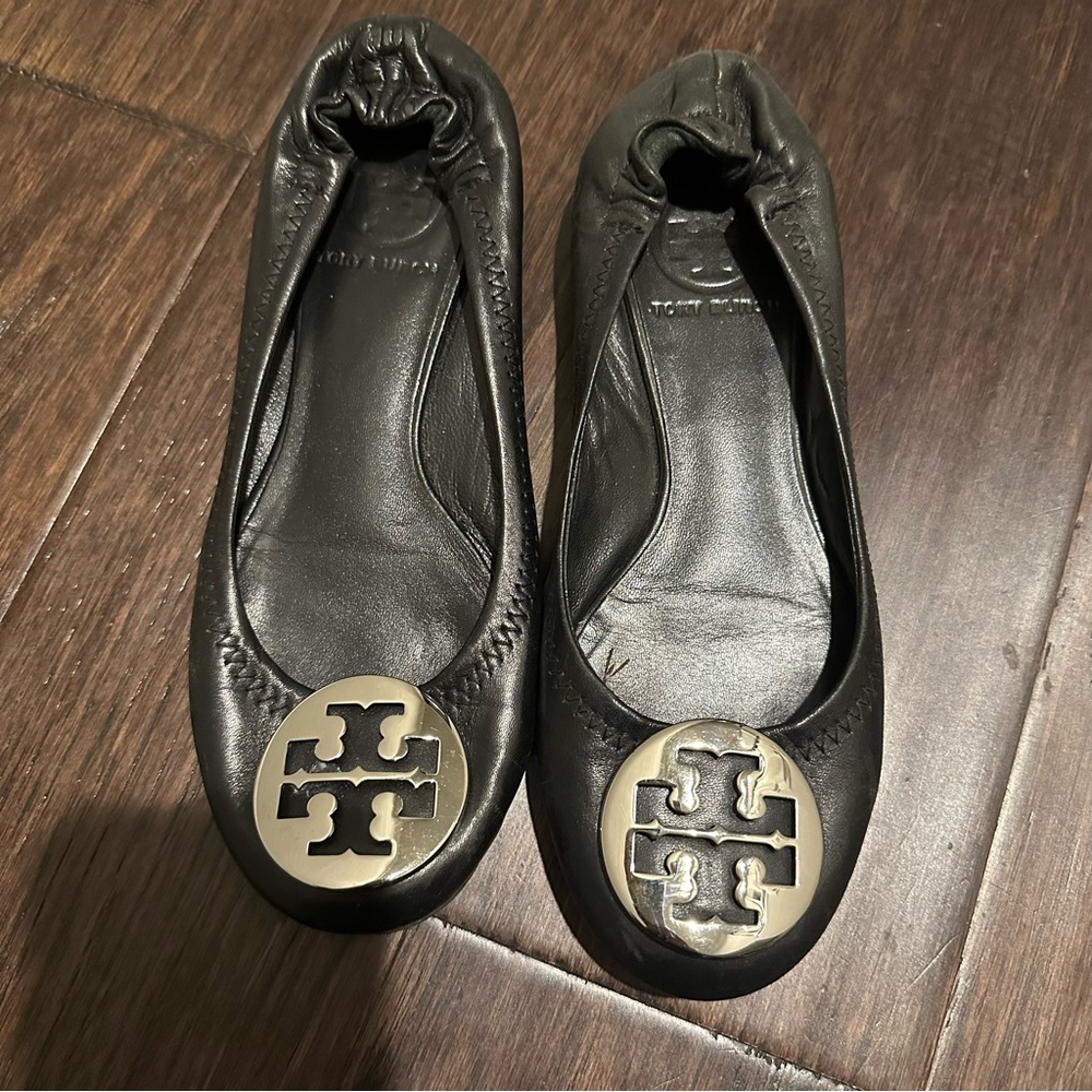 Tory Burch leather flats. Size 5.